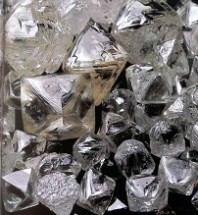 Abbildungen von Rohdiamanten